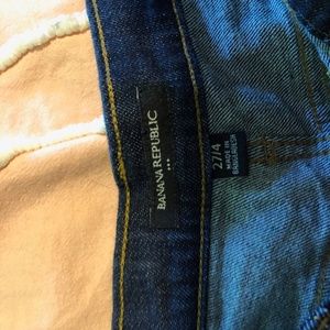 SIZE 27 BANANAS REPUBLIC SHORTS